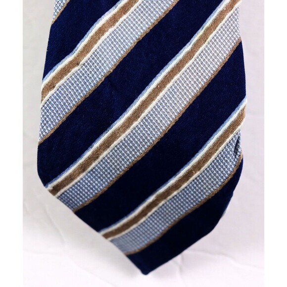 Donald J.‎ Trump Signature Collection Men's Striped Print Silk Neck Tie - Picture 4 of 8